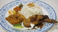 Mantul Nasi  Bebek  dan Salted Egg Chicken Bowl di  Sini