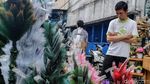 Pernak-pernik Natal di Pasar Asemka Mulai Diserbu