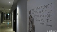 Dindingnya dihias kata mutiara dari para fashion designer dunia (Fitraya/detikTravel)