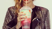 Bintang sekelas Boyonce juga menyukai Slurpee. Minuman bersoda slushy yang biasa ada di Seven Eleven.  Foto: Instagram beyonce