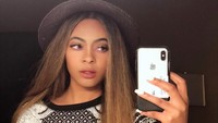Ia mengaku sudah biasa diminta selfie bahkan dipotret tanpa izin karena dikira Beyonce, bahkan pernah dikejar oleh sejumlah Beyhive (sebutan untuk fans Beyonce) yang memaksa minta foto bareng (sur__b/Instagram)