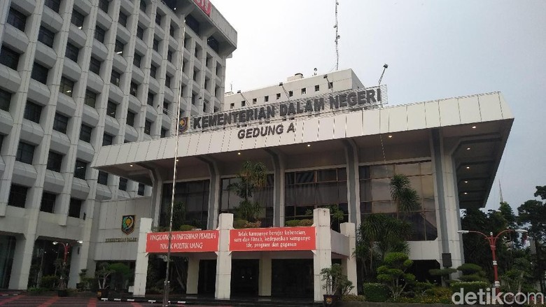 Kemendagri Tegaskan Tak Larang Rapat di Hotel Kemendagri Tegaskan Tak Larang Rapat di Hotel