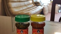 Lama tinggal di Korea, Yannie pun kangen dengan sambal asal Surabaya yaitu Sambal Bu Rudy. Enak dimakan dengan telur ceplok! Foto: Instagram@yannie_kim