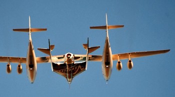 Ini adalah ujicoba kesekian kalinya Virgin Galactic untuk mewujudkan mimpi agar orang sipil pun bisa mencapai luar angkasa. Foto: Reuters