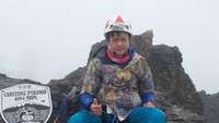 Namanya Matthew Tandioputra (13). Namun di usia muda, dia telah mendaki 7 puncak  gunung tertinggi di Indonesia. Ini saat dia berada di Gunung Cartenz Papua di bulan Maret 2017 lalu. (Joel Tandionugroho/Istimewa)