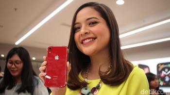 iPhone merah itu merupakan iPhone XR 256 GB seharga Rp 18.299 juta. (Foto: Rifkianto Nugroho/detikINET)