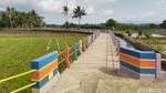 Foto: Jembatan Pelangi di Antara Sawah & Kebun Ciamis