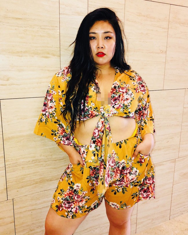 Taylor juga menambahkan bahwa ia mengingat bagaimana dirinya harus berlari untuk membuktikan ia cukup sehat untuk bekerja di restoran Subway. Pada usia 10, Taylor bahkan pergi ke sekolah diet dimana makanannya dibatasi hingga kurang dari 1000 kalori per hari selama berbulan-bulan. Ia juga mengaku mencoba pil diet, liposuction dan menggunakan photoshop untuk semua fotonya. Foto: Instagram @beyoutiful_taylort