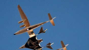 Virgin Galactic memang punya tujuan utama membawa wisatawan ke angkasa dan mengantar mereka kembali ke Bumi. Foto: Reuters