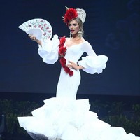 Jika menang, kemenangan tersebut akan jadi kemenangan untuk hak asasi manusia. Wanita trans sudah teraniaya sejak lama. Jika mereka memberikanku mahkota, maka itu akan menunjukkan wanita transgender sama seperti wanita lainnya, ungkap Angela kepada majalah Time. Foto: Instagram (@angelaponceofficial)