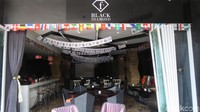 Untuk makan siang dan makan malam ada Sport Bar at Fashion Hotel Legian. Sport bar ini diluncurkan pas Piala Dunia 2018 kemarin (Fitraya/detikTravel)