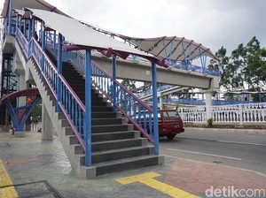 Sudah Keren, JPO di Jelambar Baru Ini Ramah untuk Difabel Lho!