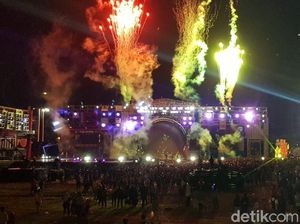 Hari Pertama Sweet 17 Transmedia Ditutup Selamat Ulang Tahun dari Jamrud
