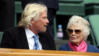 Dia juga sangat dekat dengan ibunya, Eve Branson, yang sekarang sudah berusia 94 tahun. Foto: Getty Images