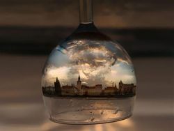 Kumpulan Foto Refleksi yang Menawan Hingga Menggelikan