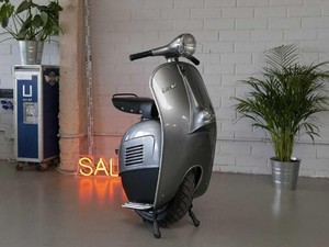 Vespa Ini Cuma Punya Satu Ban dan Berbekal Listrik