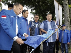 Siapa Order Perusakan Baliho SBY?