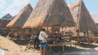 Dari model bangunannya, secara umum struktur Uma Lengge berbentuk kerucut setinggi 5-7 meter, dengan menggunakan 4 batang kayu sebagai tiang penyangga. (Faruk Nickyrawi/detikTravel)