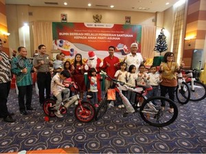 Jasa Marga & Pupuk Indonesia Beri Donasi ke 500 Anak Yatim di Kaltim