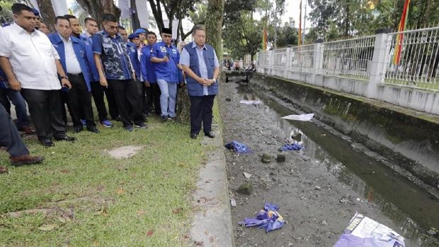 Dilarang Mega, Kapitra Batal Polisikan SBY soal Bendera