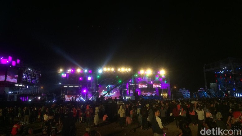 Antusiasme Warga di Hari Kedua Sweet 17 Transmedia Antusiasme Warga di Hari Kedua Sweet 17 Transmedia