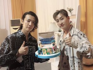 Super Junior D&E Berikan Love Sign dan Mainkan Mata pada ELF