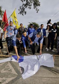 AHY Pertanyakan Kaitan Perusakan Baliho SBY dengan Kedatangan Jokowi