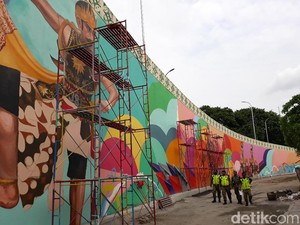 Ini Dia Mural Klasik Futuristik Pembungkus Flyover Manahan Solo