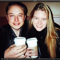 Anak Elon Musk yang menjadi transgender telah resmi mengganti nama sebagai Vivian Jenna Wilson. Ia adalah anak bos Tesla dan Space X dari pernikahan pertamanya dengan Justine Wilson. Justine sendiri merupakan seorang penulis yang jadi sorotan ketika mengungkap hubungannya dengan sang CEO. Foto: Internet via Mirror