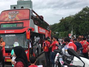 The Jakmania Mulai Bergerak Ikuti Pawai Juara Persija Jakarta