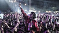 Ratusan OI menyaksikan acara ini.