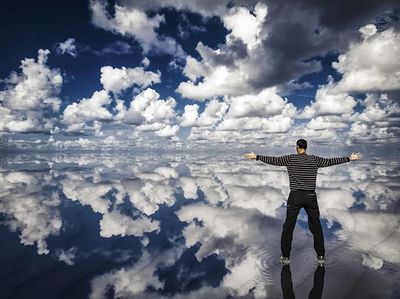 Kumpulan Foto Refleksi yang Menawan Hingga Menggelikan