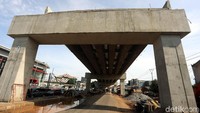 Pembangunan flyover Rawapanjang dan Cipendawa, Kota Bekasi, terus dikebut pengerjaannya.