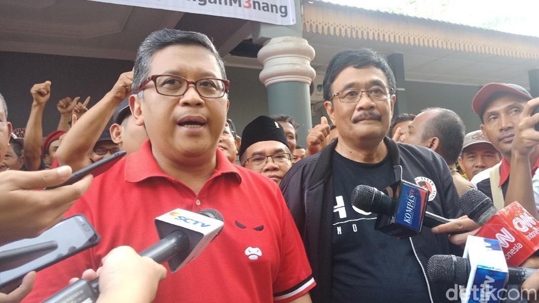 Hasto soal Perusakan Baliho SBY: Bawa Hukum, Tak Perlu Nangis Hasto soal Perusakan Baliho SBY: Bawa Hukum, Tak Perlu Nangis