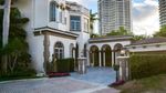 Rumah DJ Khaled Dijual Rp 116 M, Ada Lemari Sneakers Raksasa!