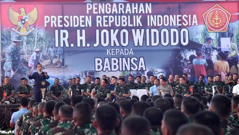 Jokowi Pastikan Babinsa Terima Kenaikan Tunjangan Jokowi Pastikan Babinsa Terima Kenaikan Tunjangan