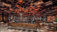 Interiornya menggambarkan teatrikal kerajinan kopi serta warisan industri bersejarah di Distrik Meatpacking. Istimewa/designboom.com.