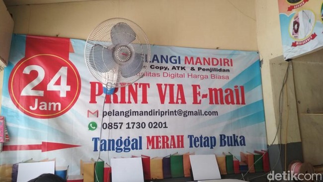 Nasib Tukang Ngeprint Depan Kampus di Era Digital