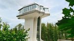 Canggih, Ada Rumah Mirip Pesawat Luar Angkasa di Tengah Hutan
