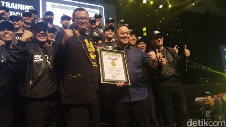 Pelatihan ESQ Ary Ginanjar Dapat Rekor MURI karena Diikuti 104 Perusahaan Pelatihan ESQ Ary Ginanjar Dapat Rekor MURI karena Diikuti 104 Perusahaan