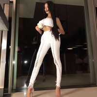 Dalam sebuah acara reality TV, Jennifer Pamplona mengaku melakukan pembesaran bokong. Wanita yang pernah menjadi model Versace itu bahkan ingin memiliki bokong yang lebih besar dari Kim Kardashian. Foto: Instagram/@jenniferpamplona