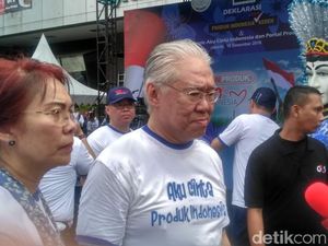 Pagi-pagi, Mendag Ajak Istri Belanja di Sarinah