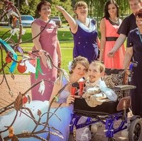 Anna mengaku tak peduli, karena yang terpenting adalah mereka mencintai satu sama lain dan bahagia tinggal bersama. Foto: Dok. NTD Inspired, Facebook/Grigory Prutov