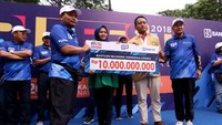 Salah satunya adalah dengan memberikan beasiswa Indonesia Cerdas Rp 10 miliar untuk 2 ribu mahasiswa berprestasi. Foto: dok. BRI
