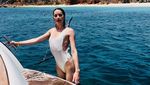 Foto: Amber Heard, Si Cantik yang Doyan ke Pantai