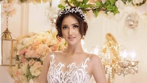 Sonia Fergina Jawab Isu Tak Akur dengan Pemenang Miss Universe 2018