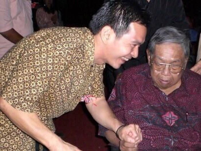 Daniel Johan muda dan Gus Dur (dokumen Daniel Johan)