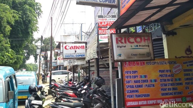 Nasib Tukang Ngeprint Depan Kampus di Era Digital