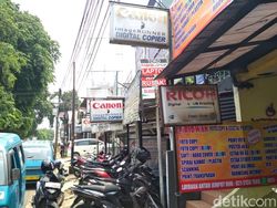 Cerita Tukang 'Ngeprint' Depan Kampus Alih Profesi Jadi Ojek Online Cerita Tukang 'Ngeprint' Depan Kampus Alih Profesi Jadi Ojek Online