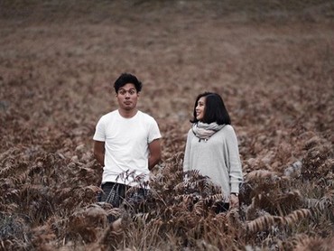 Intip 6 Foto Romantis Rendy Pandugo Bersama Istri